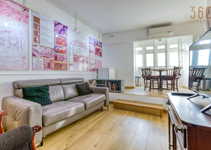 Comfortable 1Br Home With Maltese Balcony In Valletta By 360 Estates