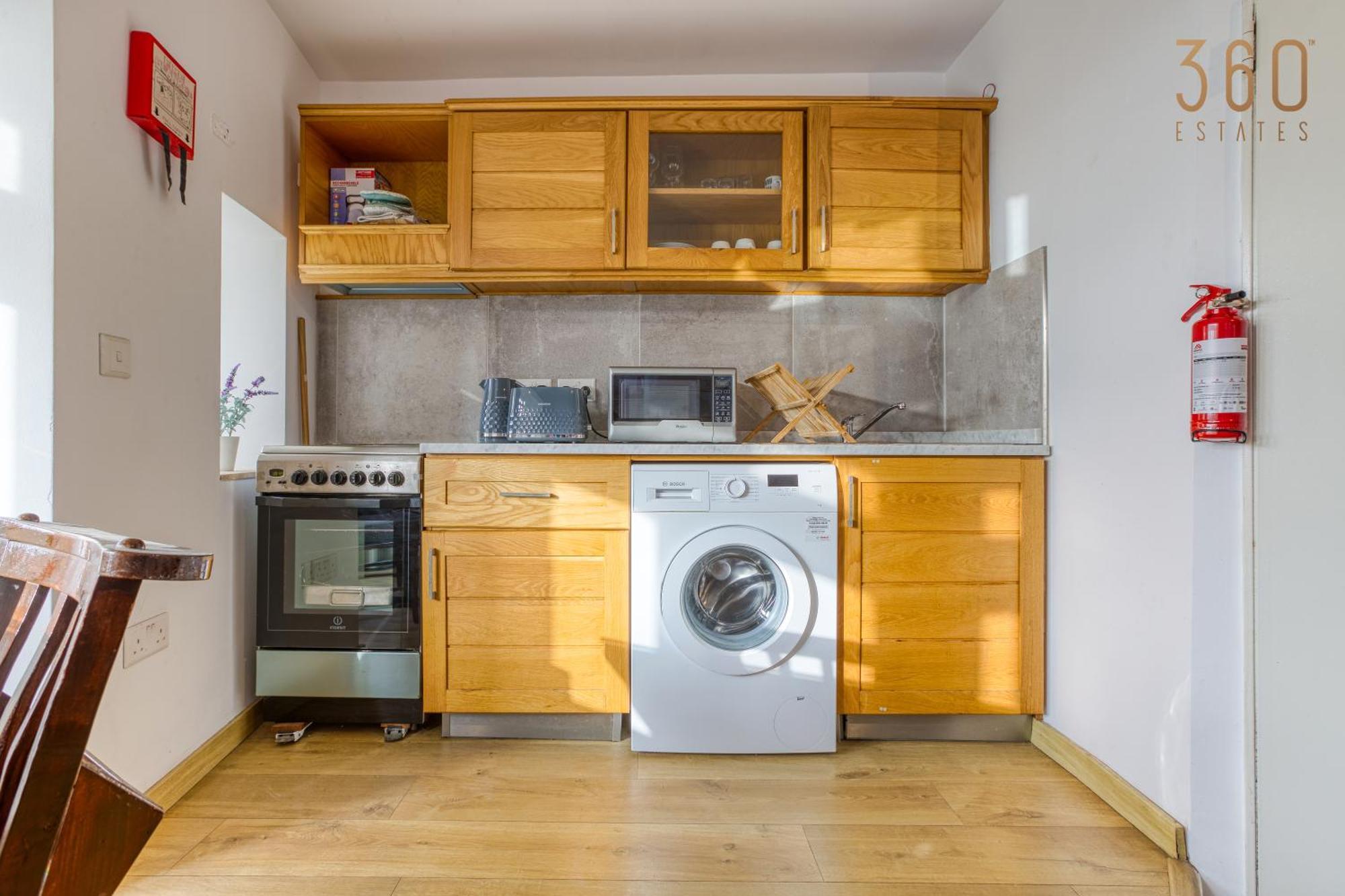 Comfortable 1br With Maltese Balcony In By 360 Estates *