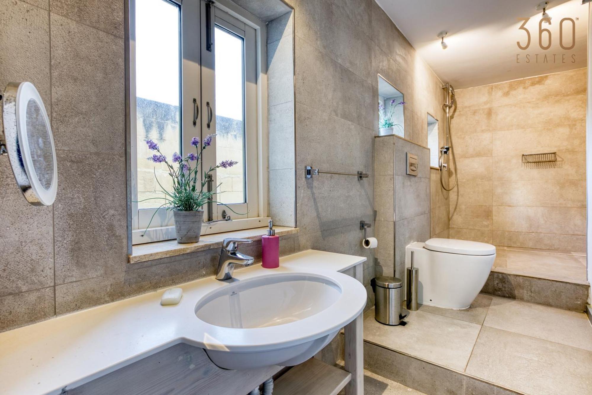 Comfortable 1br With Maltese Balcony In By 360 Estates Apartment