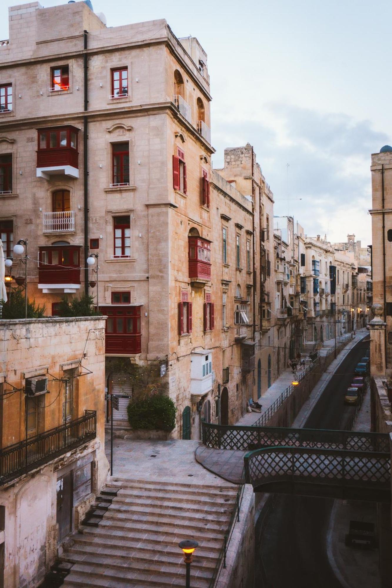Apartment Comfortable 1br With Maltese Balcony In By 360 Estates Valletta