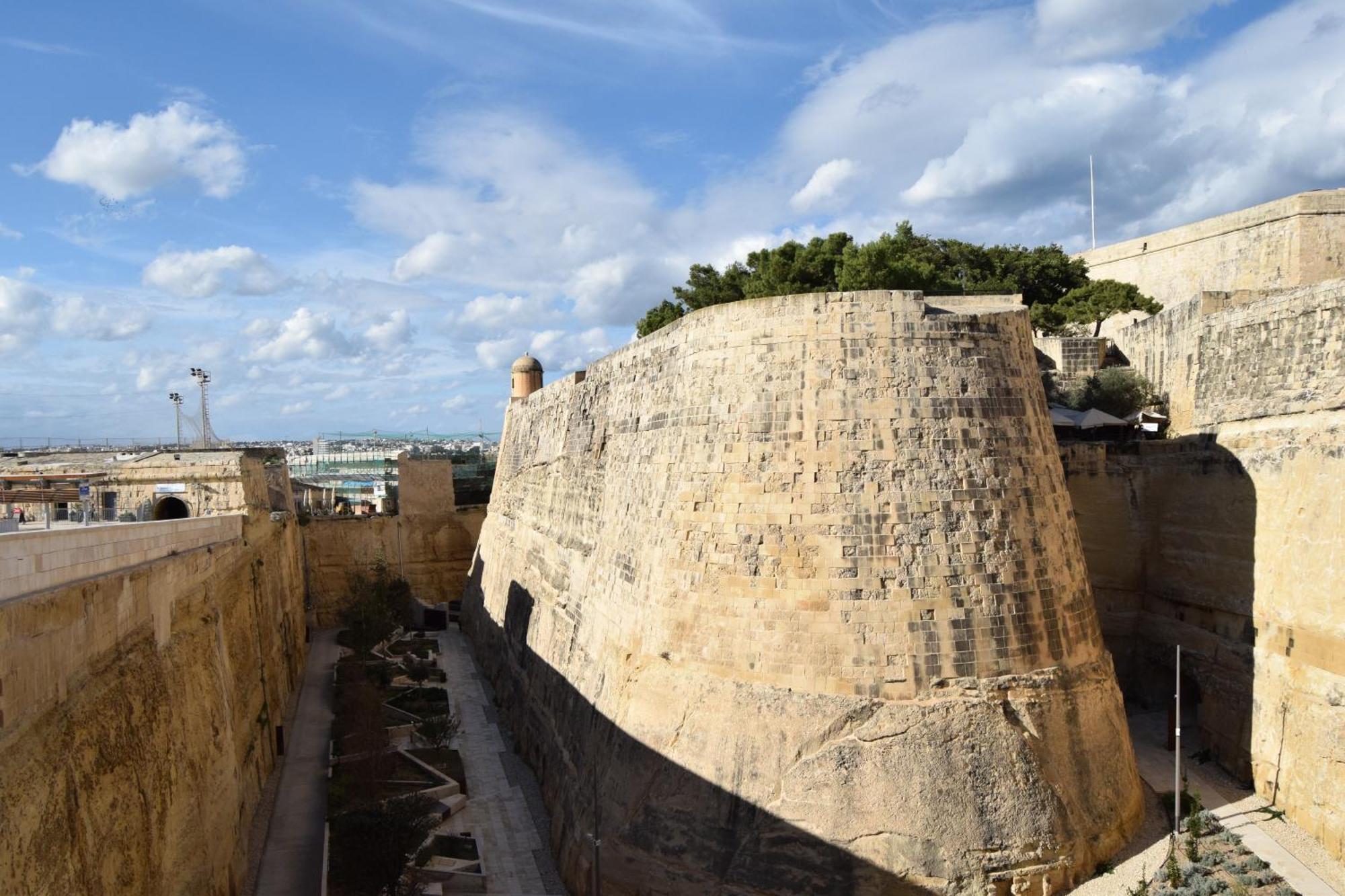 Comfortable 1br With Maltese Balcony In By 360 Estates Valletta